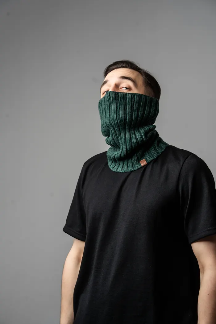 Bottle-green men’s neck warmer