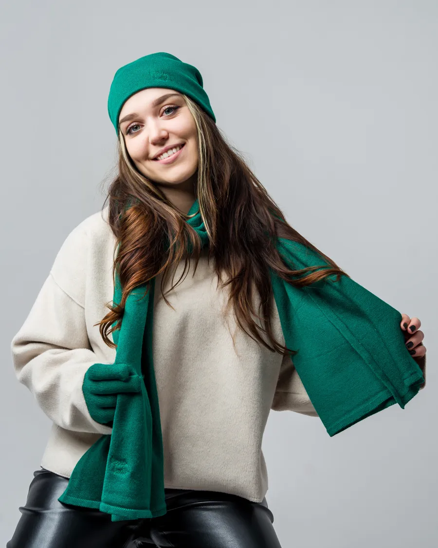 Green set: beanie, scarf and gloves — a ready model from the private label collection