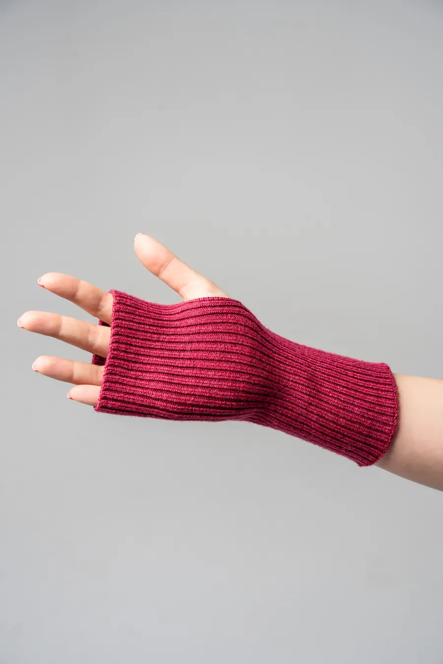 Burgundy ribbed knit fingerless mitts